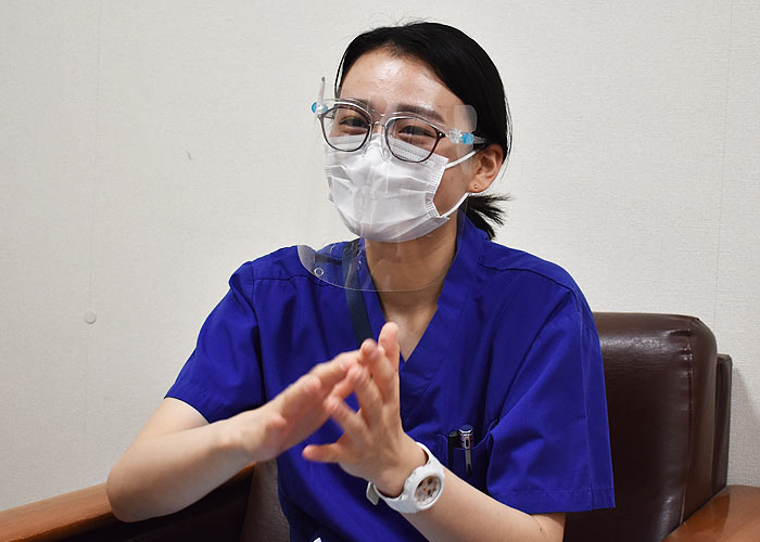 イムス横浜東戸塚総合リハビリテーション病院の2年目、女性の若手臨床工学技士。人と職場に恵まれてCE人生をスタート。就職活動から、自分に合った居心地の良い職場とは？